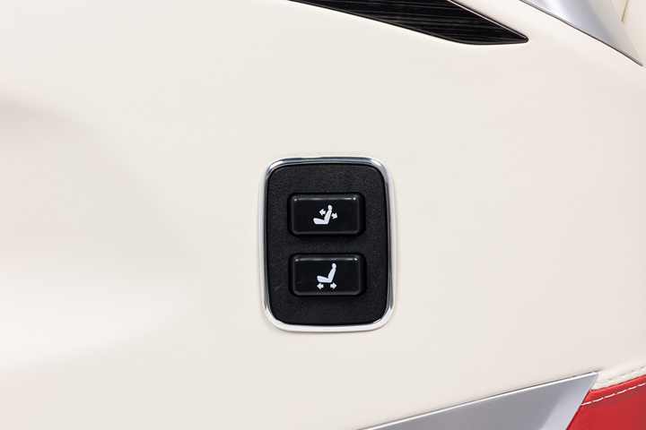 Premium luxury van seats by Arriven's Automotives